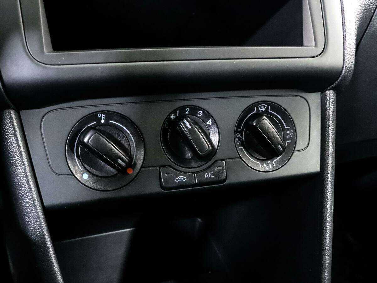Volkswagen Polo, 2018 Фото №14