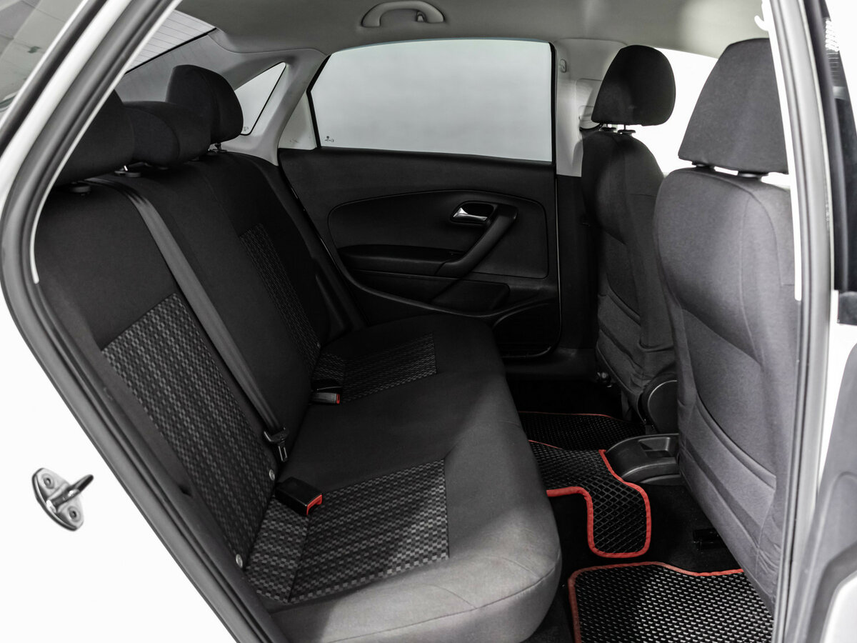 Volkswagen Polo V Рестайлинг, 2016 Фото №12